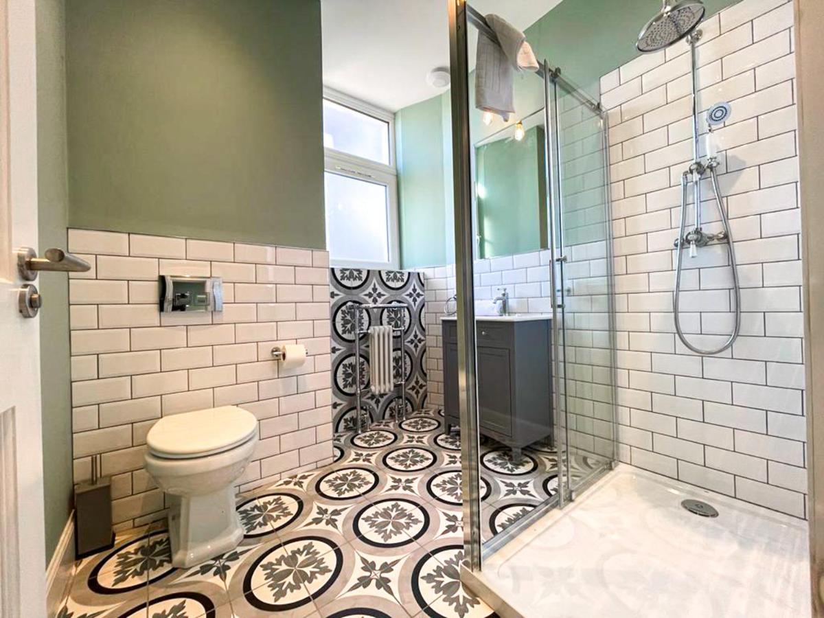 Beautiful 2Br, Private Entry In Vibrant Leith Lägenhet Edinburg Exteriör bild